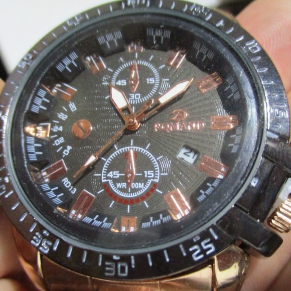 MENS LUXURY ROSE GOLD STAINLESS STEAL FASHION DATE - Picture 1 of 3